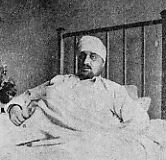 Apollinaire dans son lit d'hôpital, Paris 1916.